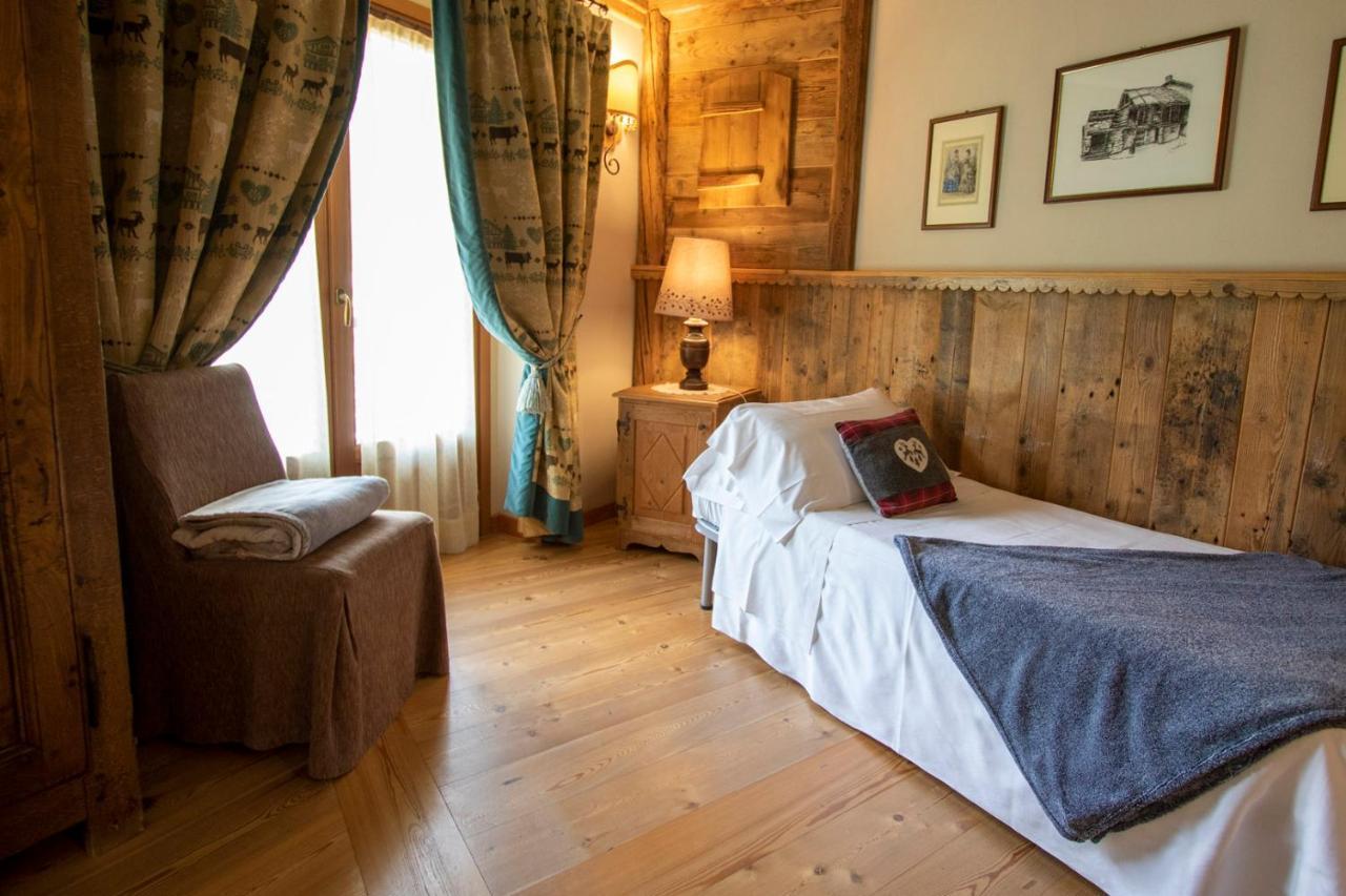 Laghetto Alpine Hotel & Restaurant Брюссон Экстерьер фото