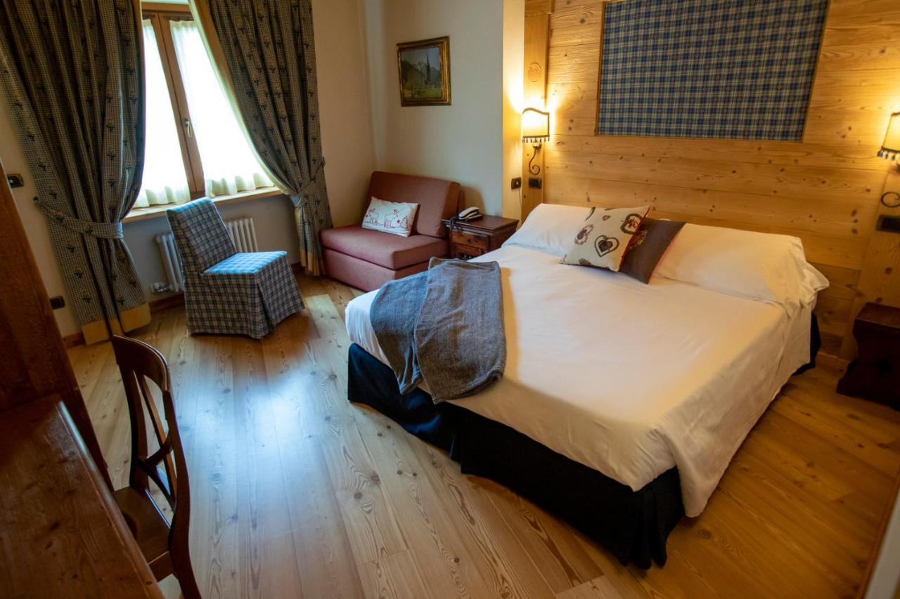 Laghetto Alpine Hotel & Restaurant Брюссон Экстерьер фото