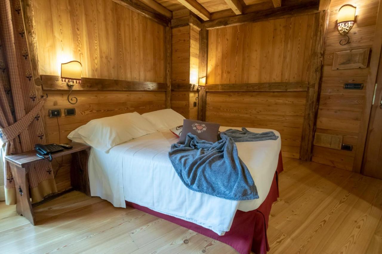 Laghetto Alpine Hotel & Restaurant Брюссон Экстерьер фото