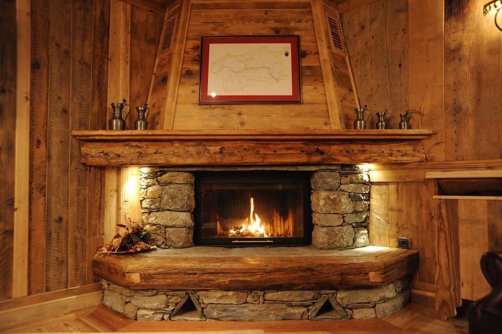 Laghetto Alpine Hotel & Restaurant Брюссон Экстерьер фото
