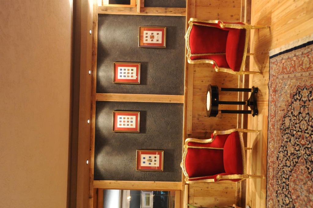Laghetto Alpine Hotel & Restaurant Брюссон Экстерьер фото